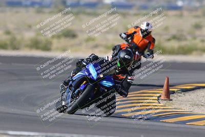 media/Nov-06-2022-SoCal Trackdays (Sun) [[208d2ccc26]]/Turn 11 (10am)/